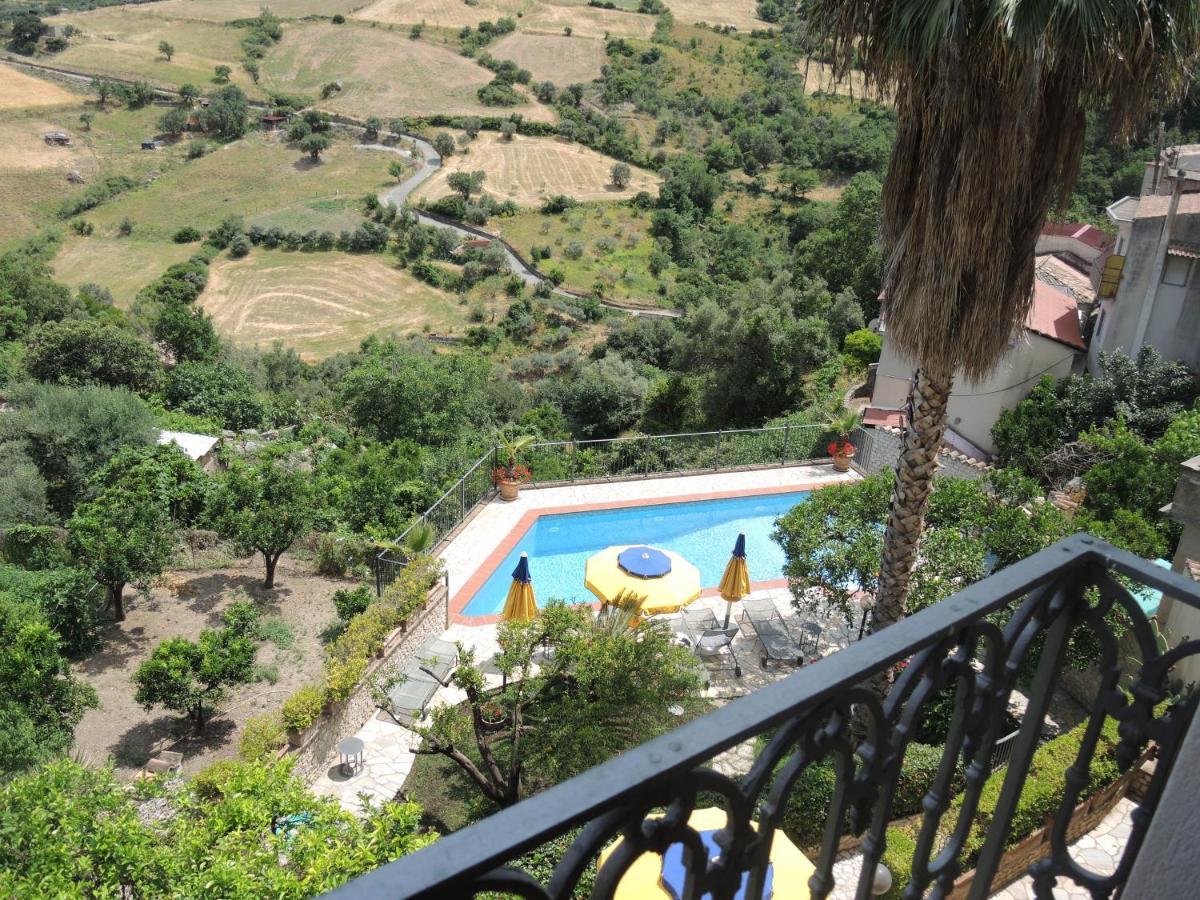 Il Giardino Degli Aranci Aparthotel Antonimina Bagian luar foto