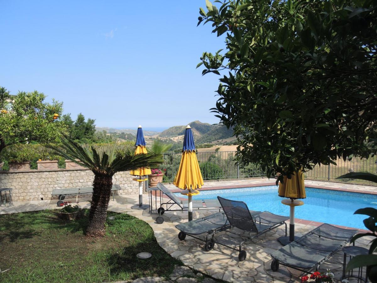 Il Giardino Degli Aranci Aparthotel Antonimina Bagian luar foto